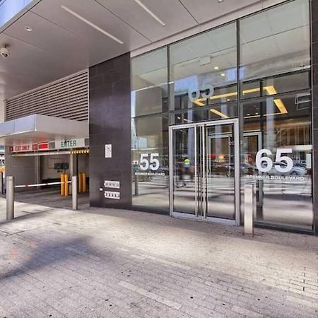 Prestigious 2-Bdrm Condo - Across From Scotiabank Arena Toronto Buitenkant foto