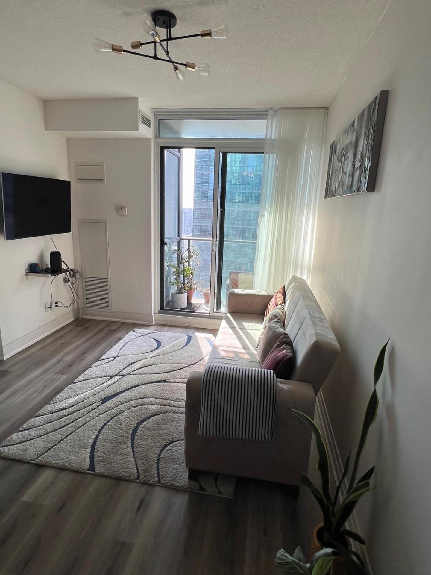Prestigious 2-Bdrm Condo - Across From Scotiabank Arena Toronto Buitenkant foto